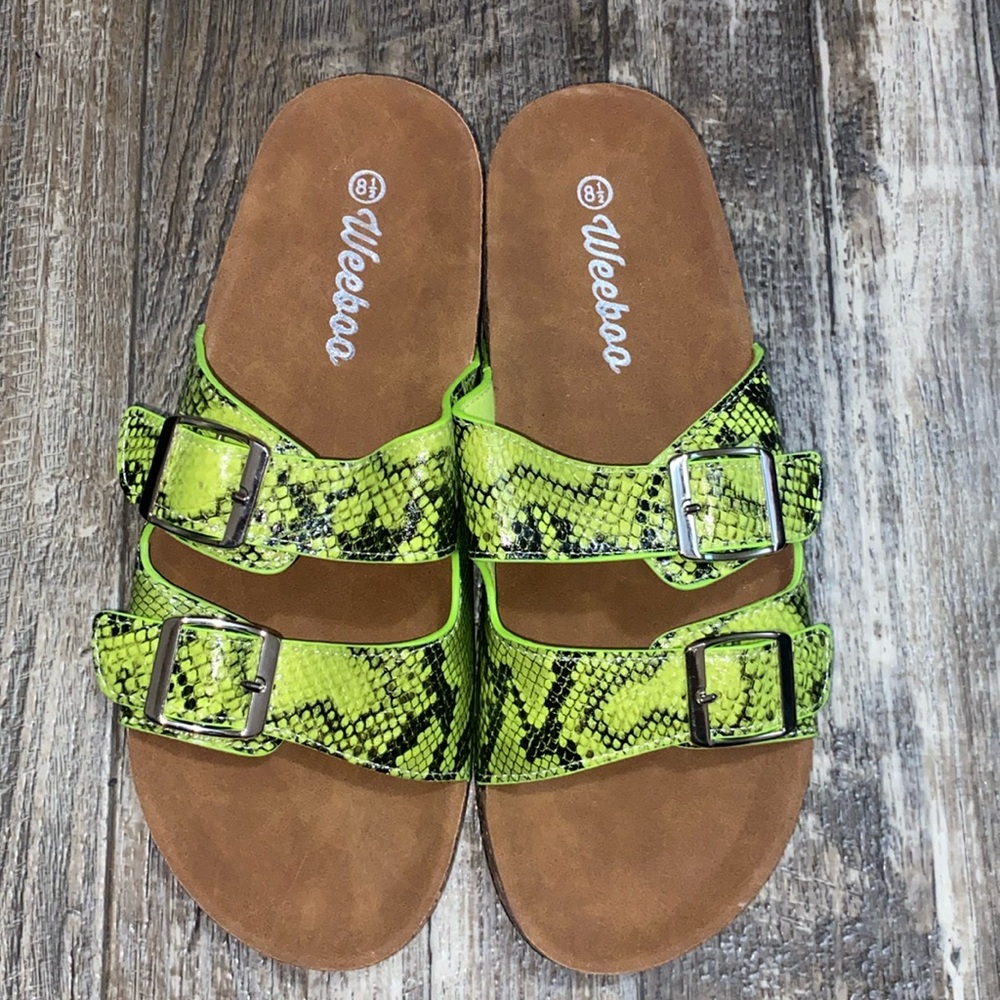 WEEHOO (NEW) SANDALS 81/2